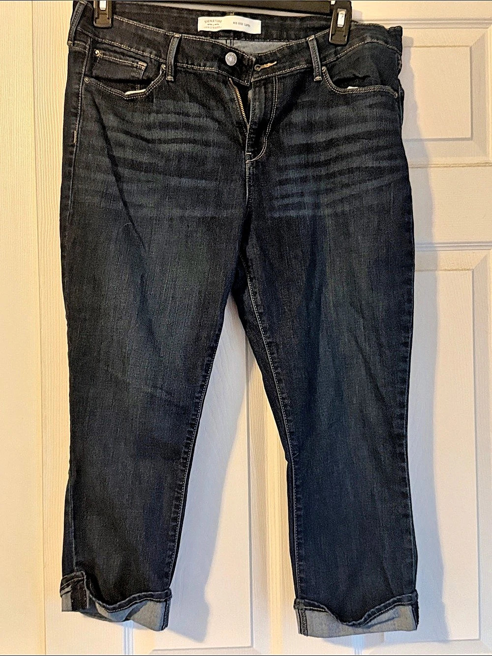 Signature by Levi Strauss & Co. Signature Mid Rise Skinny. Size 14